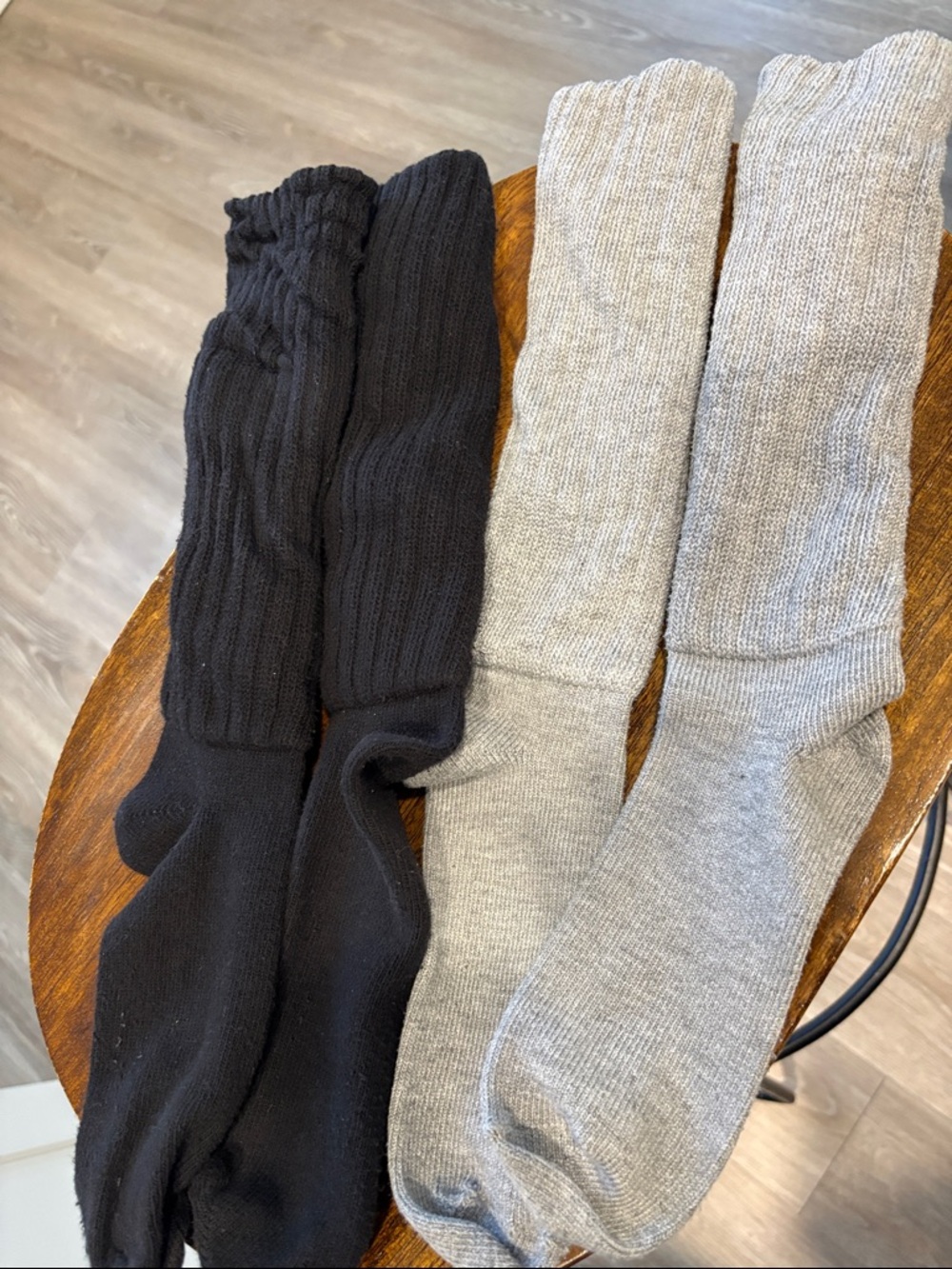 ALO Yoga Unisex Scrunch Socks in Black and Light Gray - Picture 6 of 10